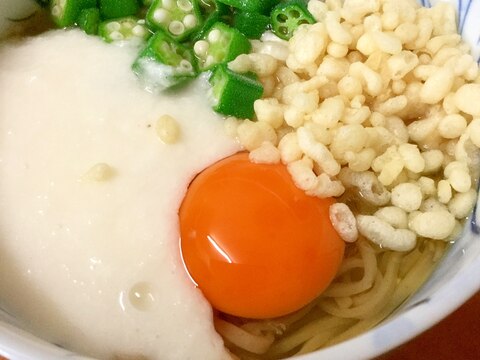 オクラ入り♪月見とろろ蕎麦